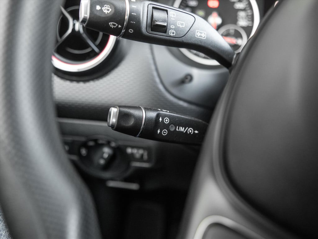 Mercedes-Benz A-Klasse a160 102pk business | navigatie | trekhaak | cruise 