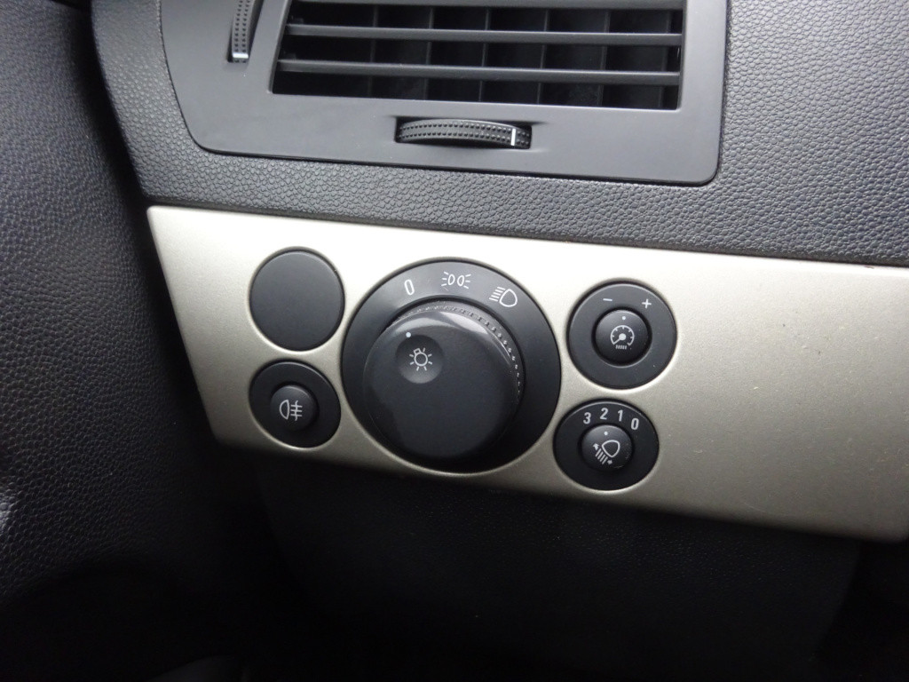 Opel Astra gtc 1.8 business airco / elektr. ramen / cruise control / nap