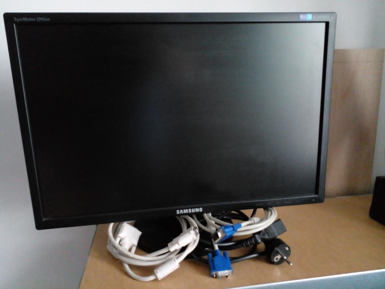 Samsung 22 inch monitor met dvi/vga en stroomkabel.