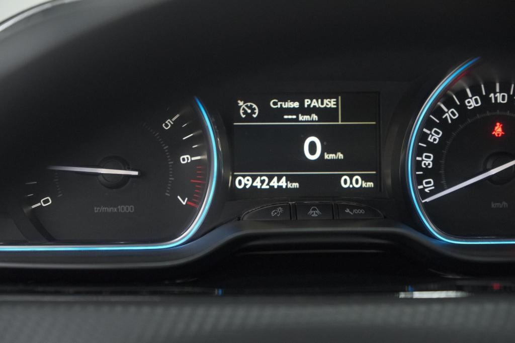 Peugeot 2008 puretech 110 allure | unieke kleur! | trekhaak | camera | appl