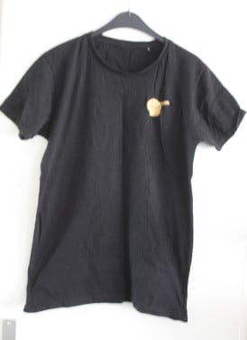 Zwart tshirt met geborduurde mok  maat m