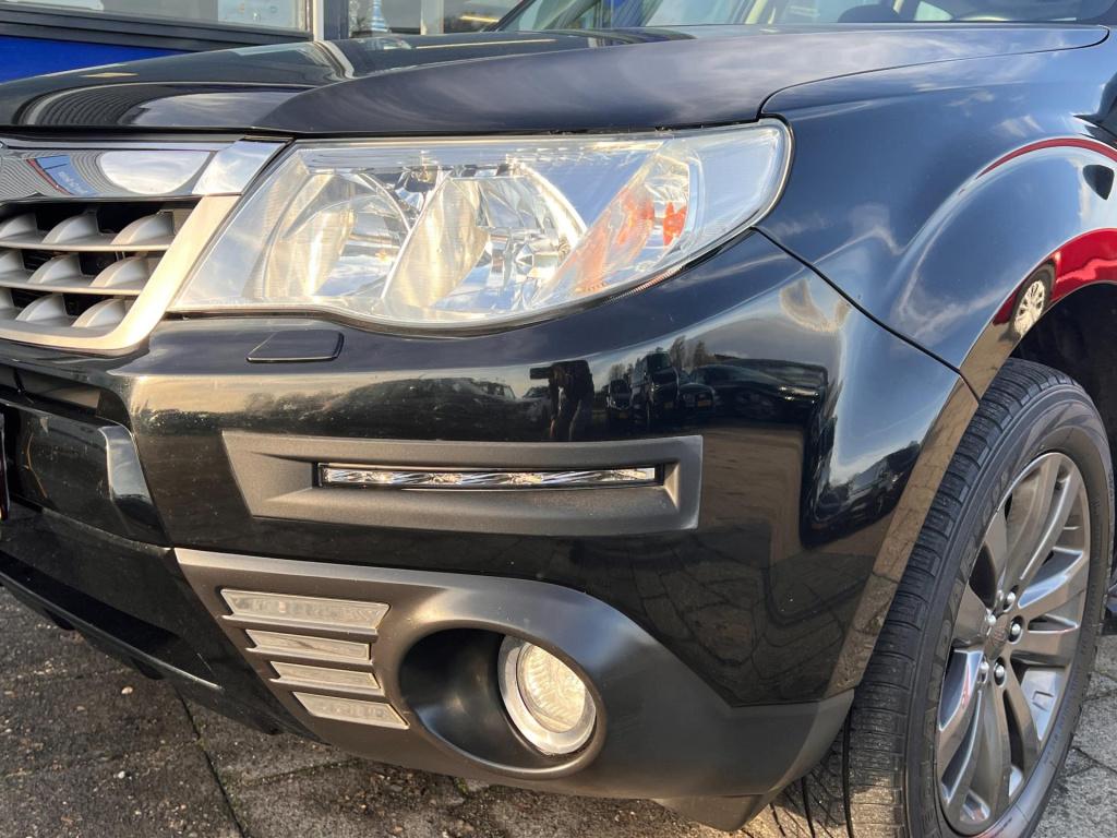 Subaru Forester 2.0 xs 40 year edition, panodak, trekhaak enz...