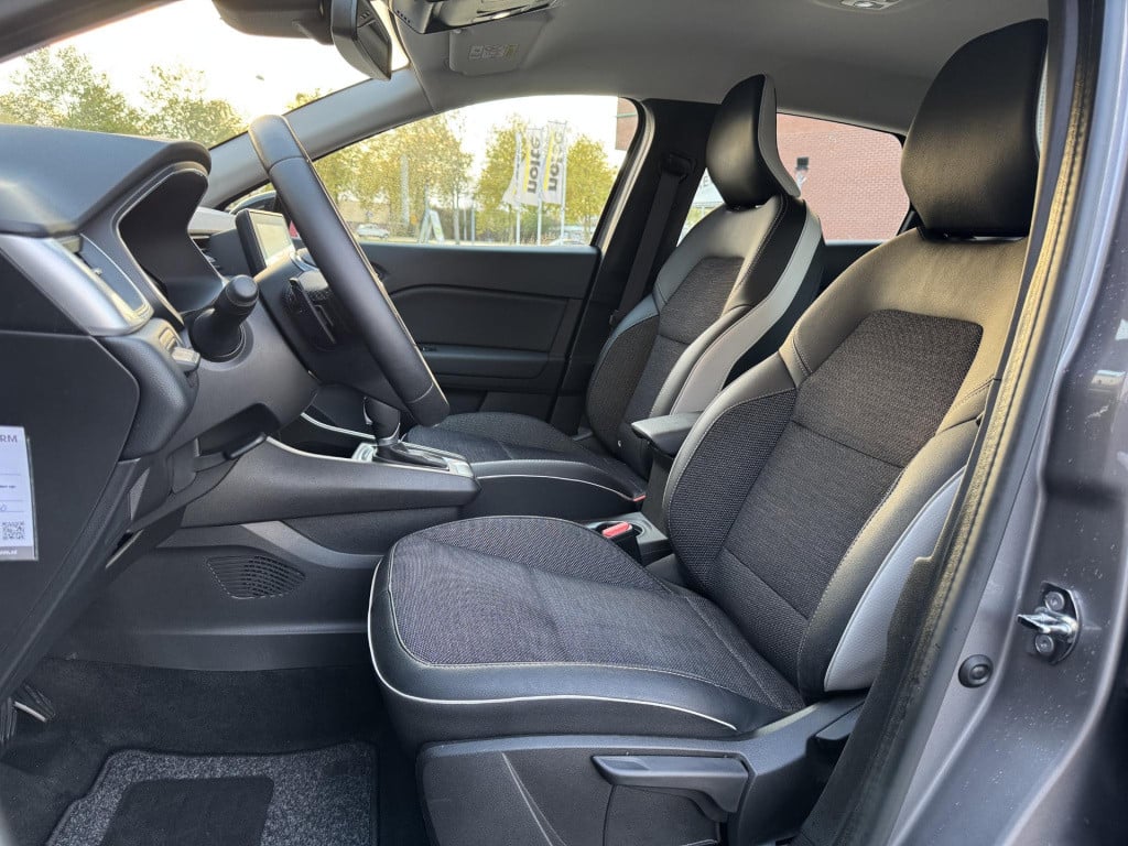 Renault Captur 1.3 tce 140 intens automaat, trekhaak!