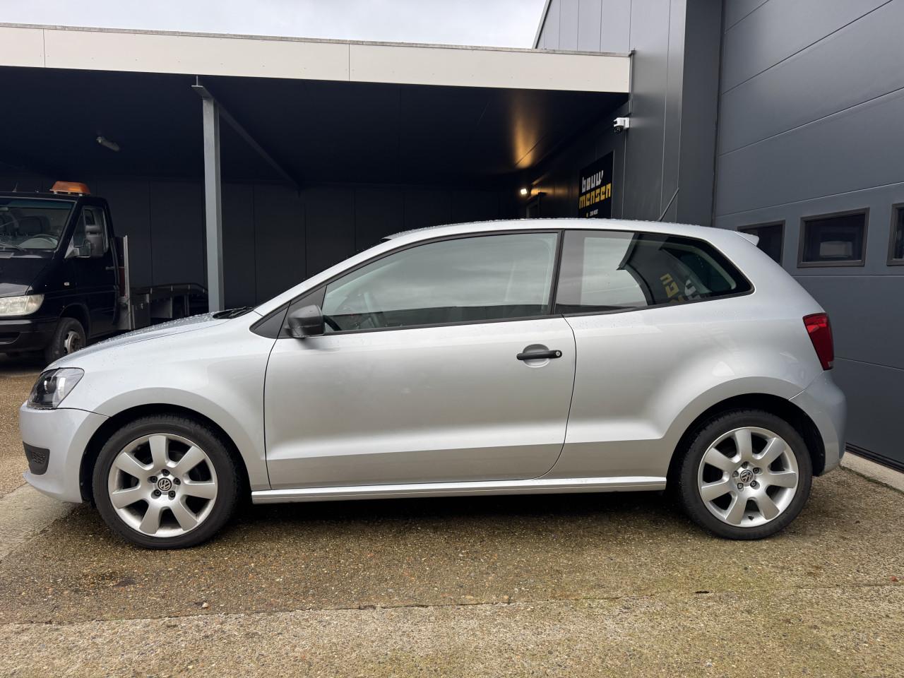 Volkswagen Polo 1.2 Easyline 44KW 2010 Grijs Airco Apk Navi
