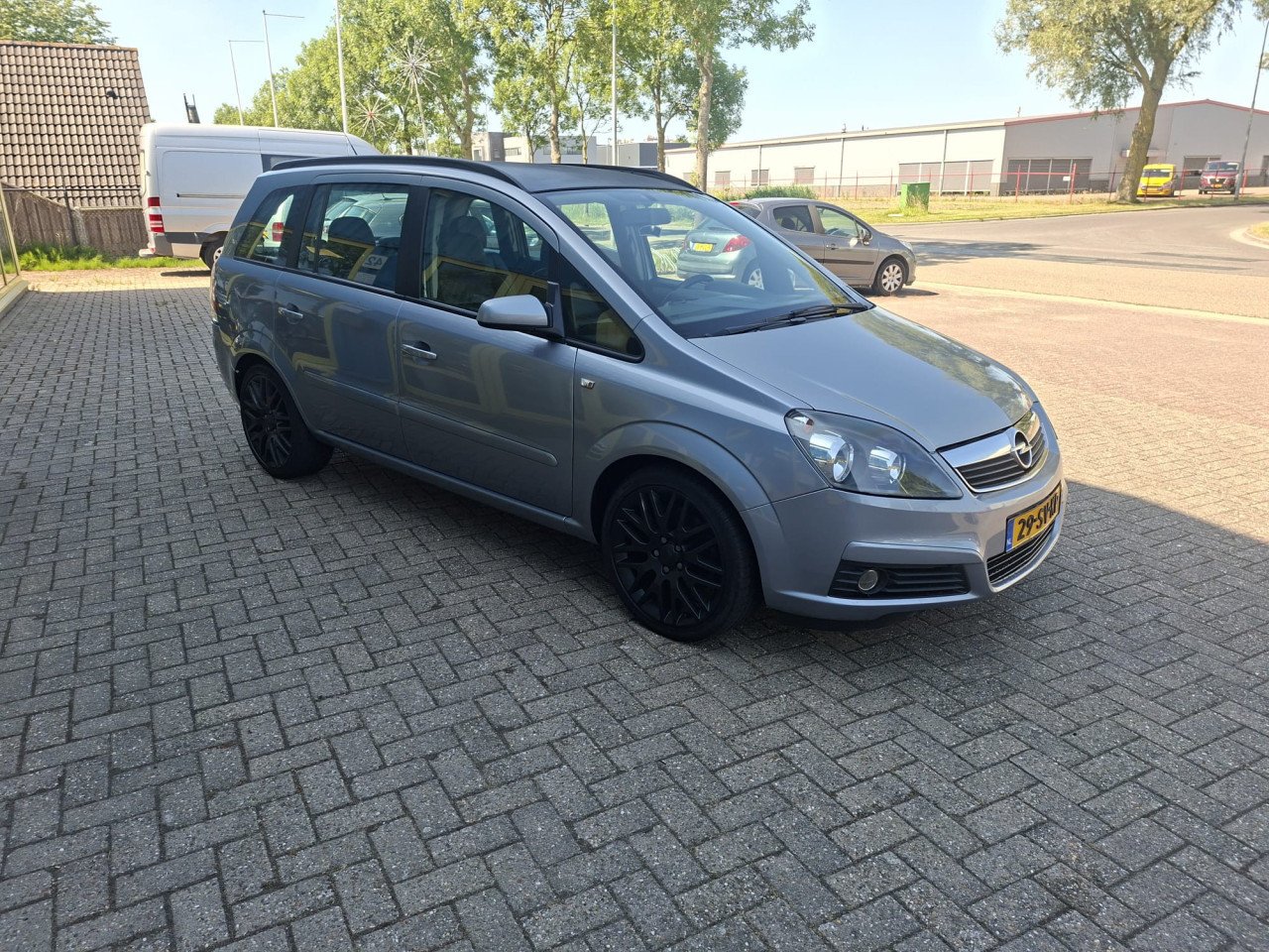 Opel ZAFIRA 2.0 turbo OPC 190 pk MPV bj:2005 7 pers leer-airco