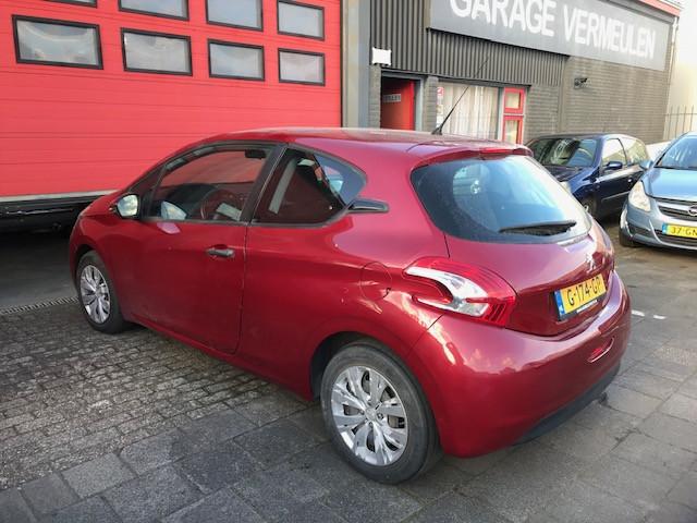 Peugeot 208, 1.2, 2012