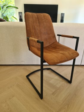 Mooie suedelook stoelen