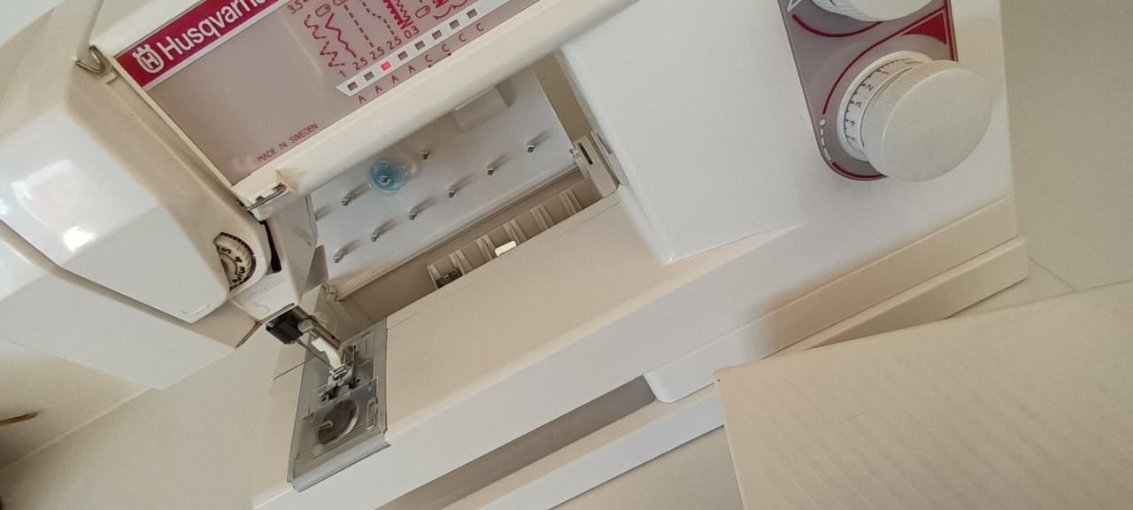 Nette naaimachine Husqvarna electronic Isabelle