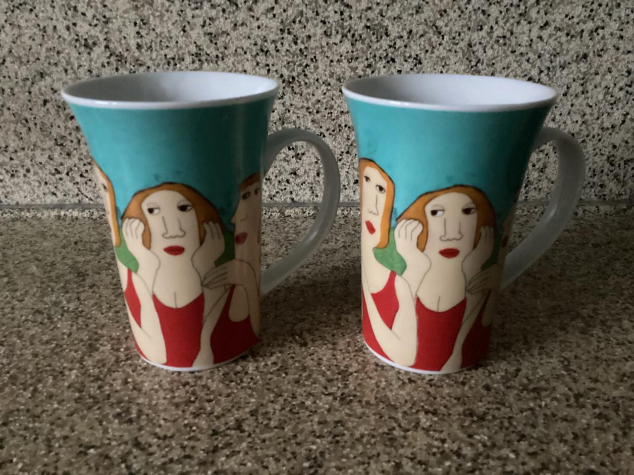 Verschillende bekers met oor van Douwe Egberts, PIP en andere merken.
