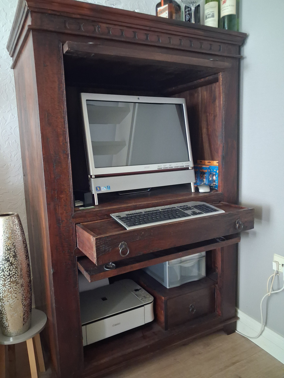 Gratis koloniale computerkast