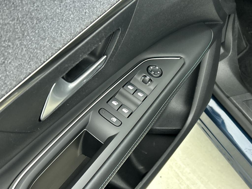 Peugeot 3008 130 pk blue lease allure | rijklaar | trekhaak | elektrische a