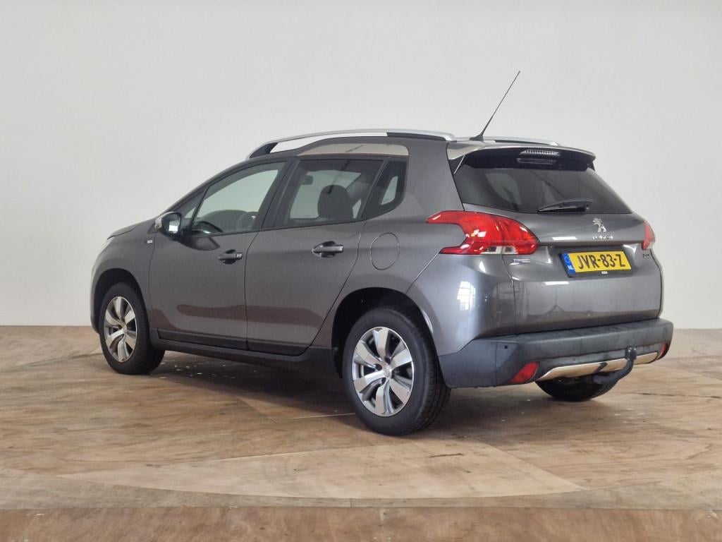 Peugeot 2008 1.2i style