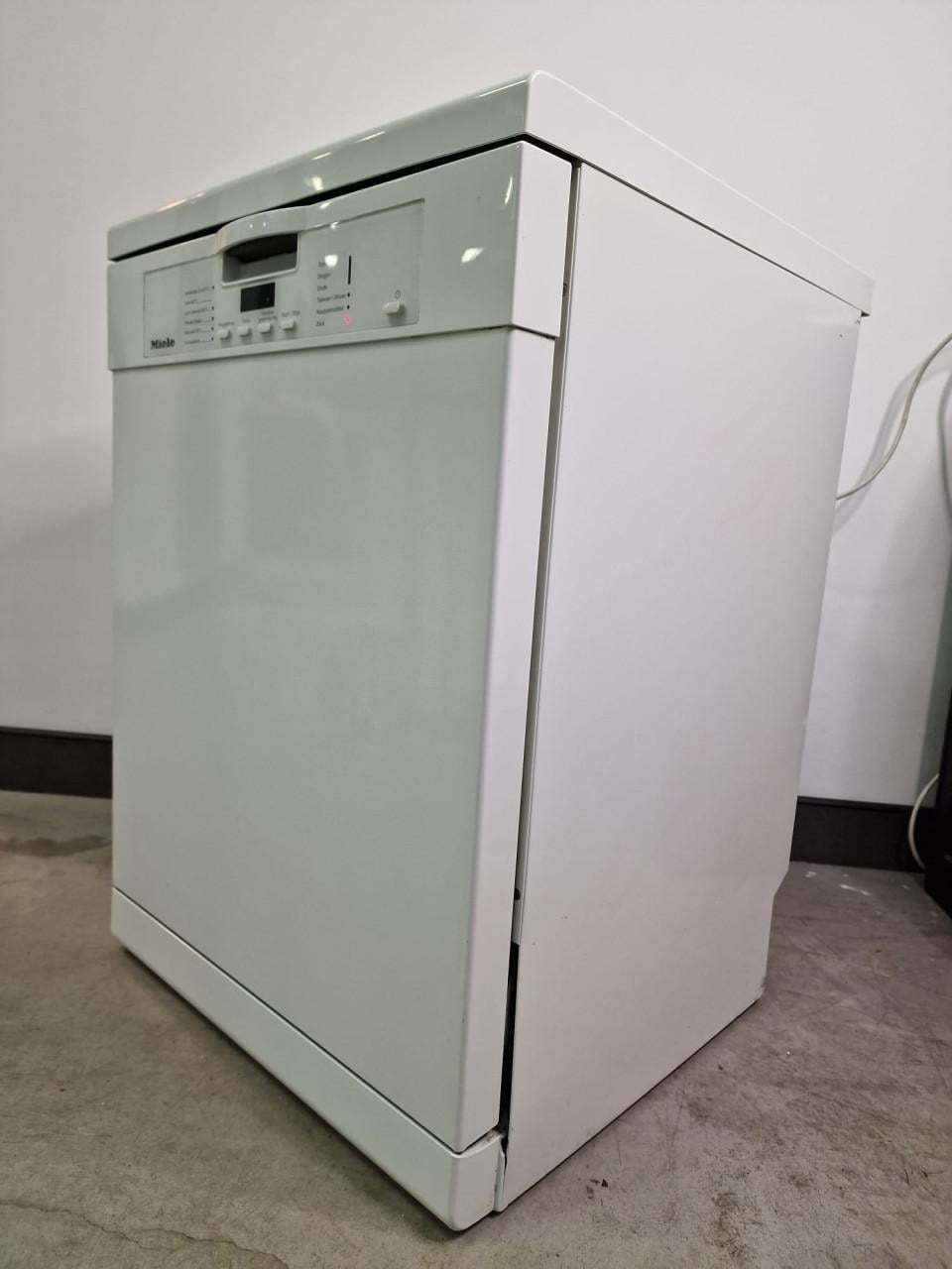 Miele G 4300 BW  A+ klasse vrijstaand Vaatwasser 14 couverts 85x60 cm.