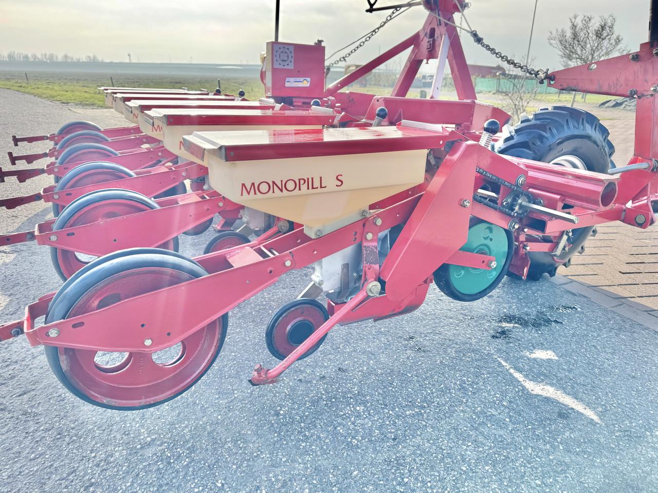 Keverneland 6 rijer bietenzaaier 6x50cm