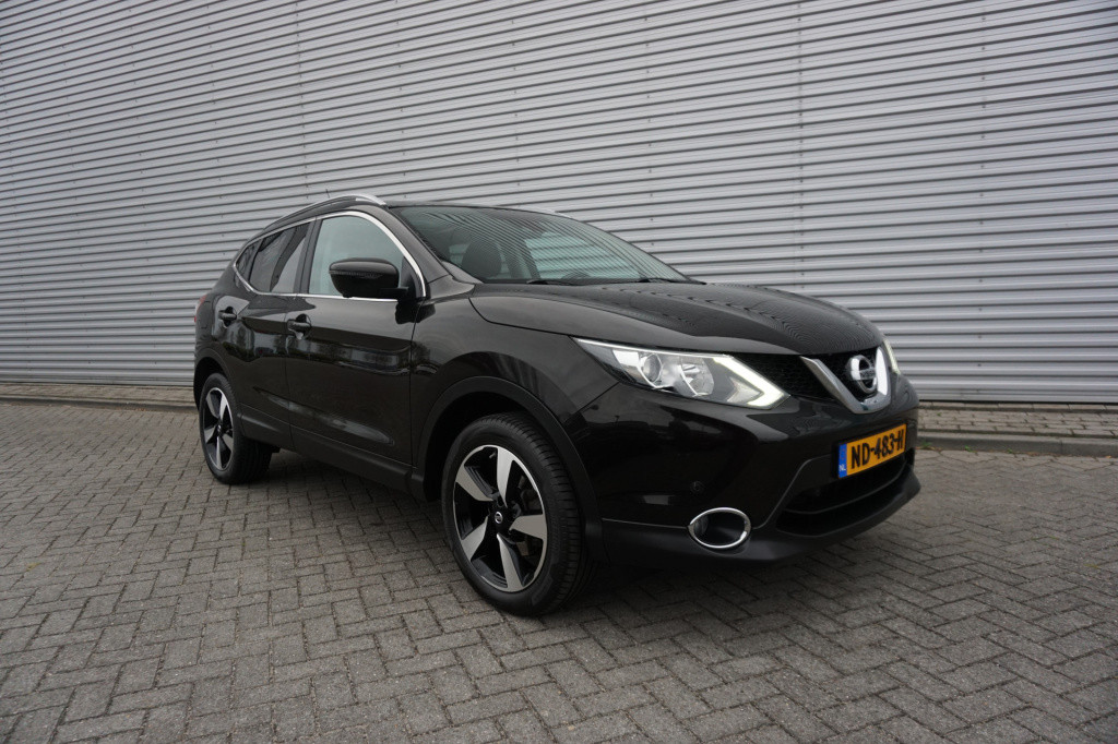 Nissan Qashqai 1.2 n-connecta climate / navi / camera / glazen dak / parkee