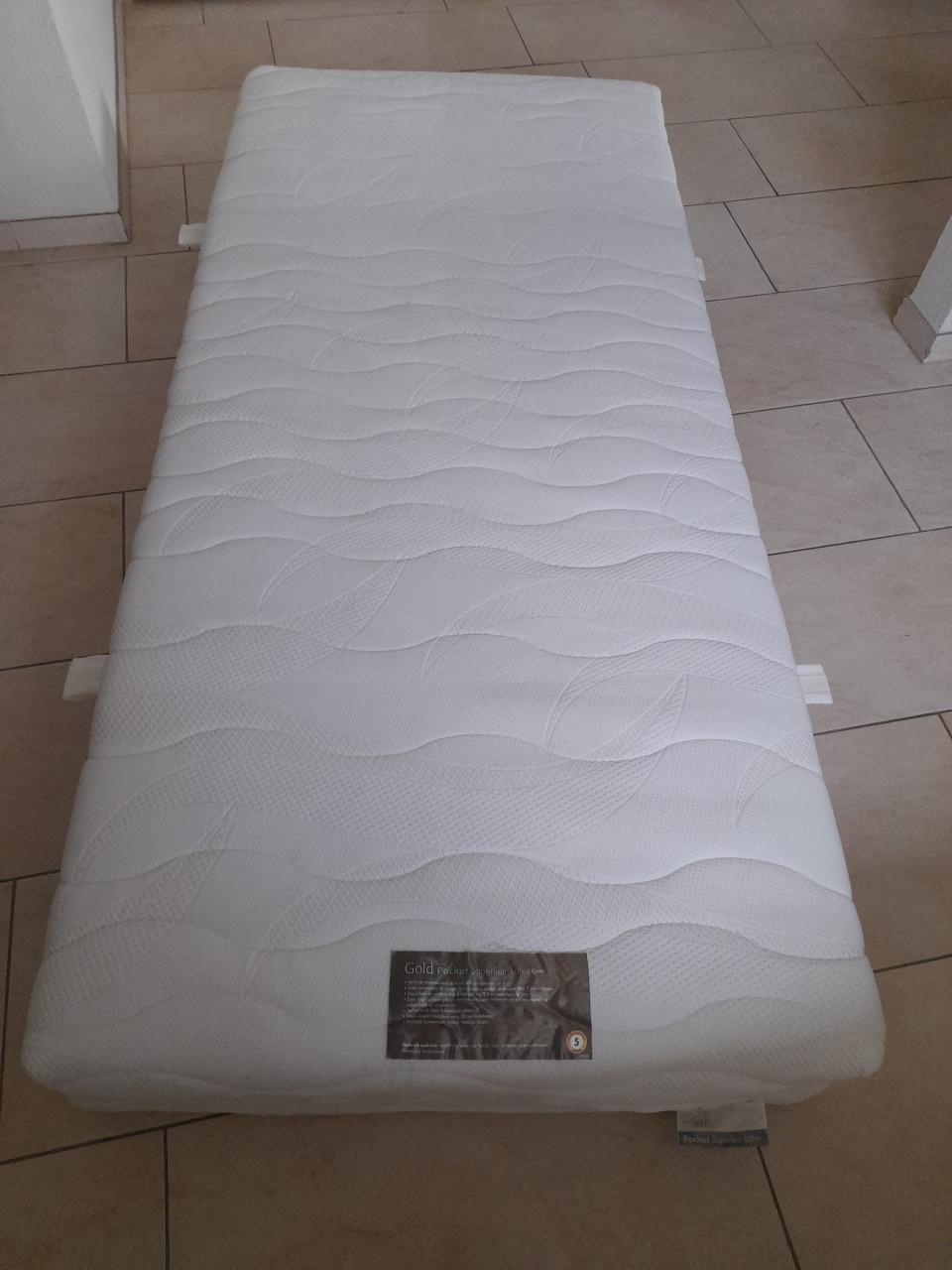 Net Matras 90 x200 x 22cm (in goede nette staat )