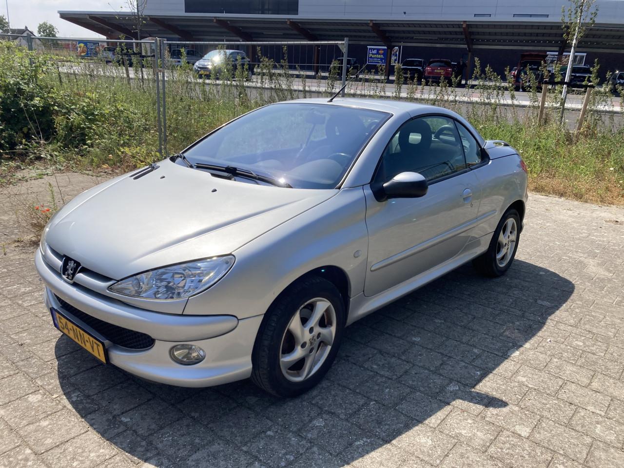 Peugeot 206cc cabrio 5bak airco 166000km APK 02/2027