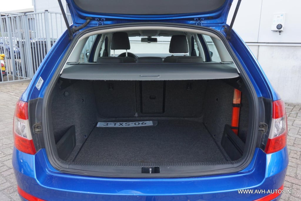 Skoda Octavia combi 1.4 tsi greentech ambition businessline dsg