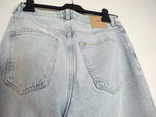 Lichtblauwe spijkerbroek Merk Zara