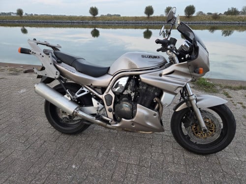Suzuki GSF1200N (bandit) met volle kuip en 3 delig kofferset (weinig km's)