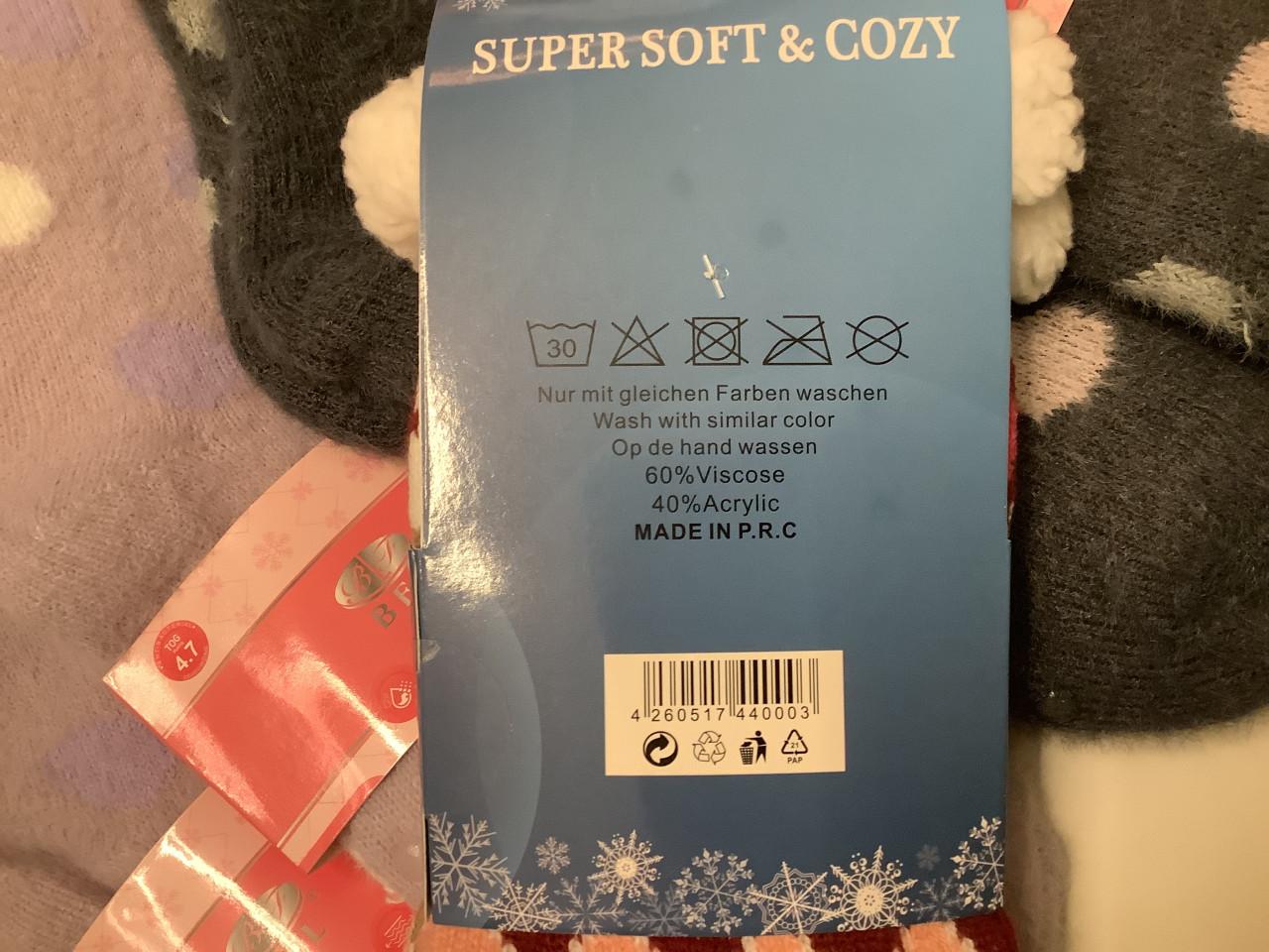 Partij leuke fluffy huissokken. (Partij 257)