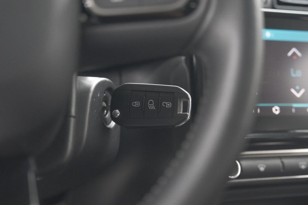 Citroen C3 puretech 110 eat6 shine | apple carplay | parkeersensoren | clim