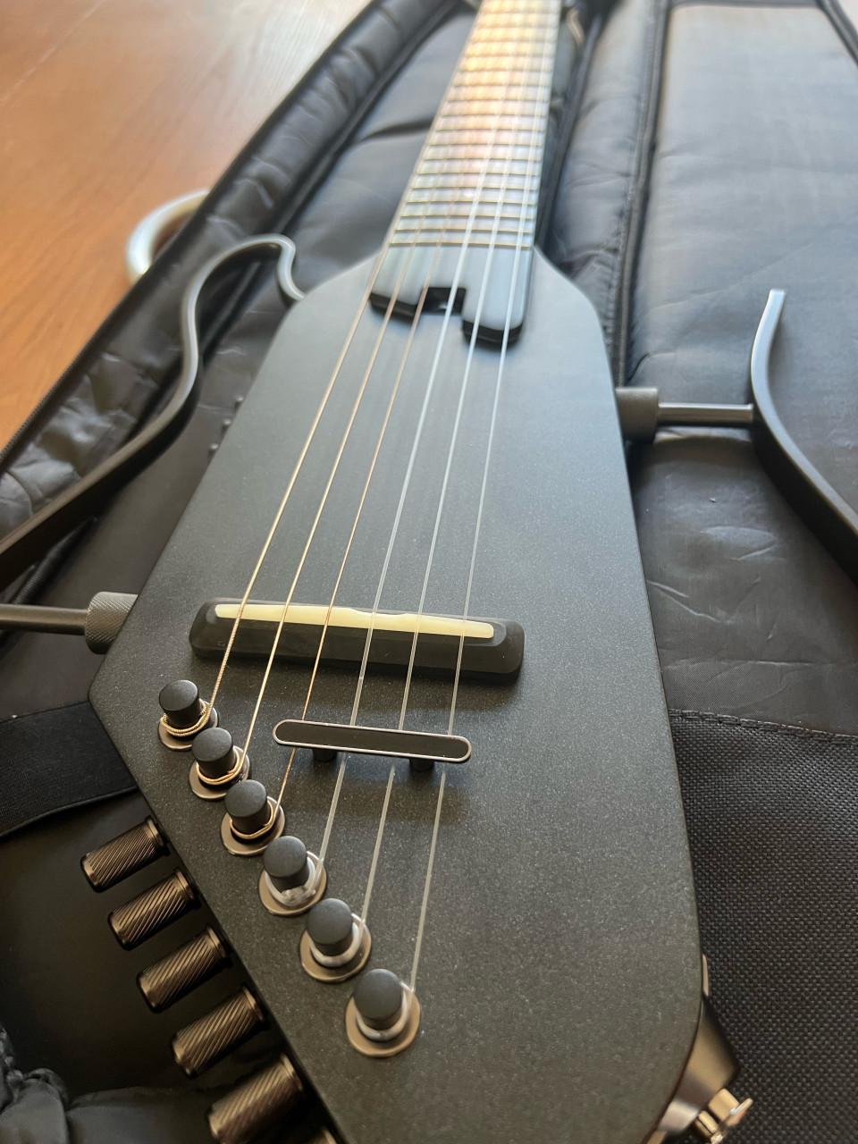 Donner hush c reisgitaar