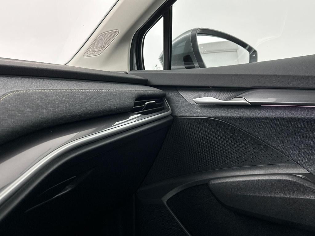 Skoda Elroq business edition elektromotor 150 kw / 204 pk suv