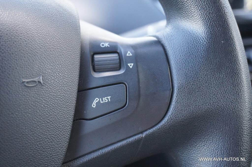 Peugeot 208 1.2 puretech blue lion