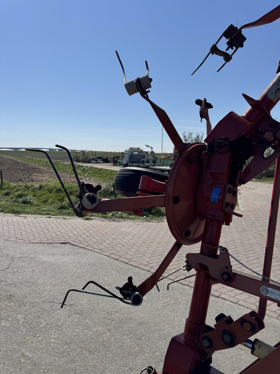 Schudder Lely lotus stabilo 675