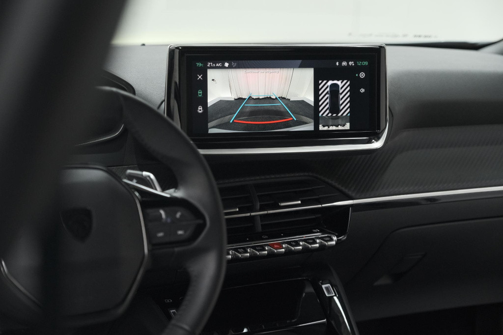 Peugeot 2008 puretech 130 eat8 allure | camera | navigatie | apple carplay 