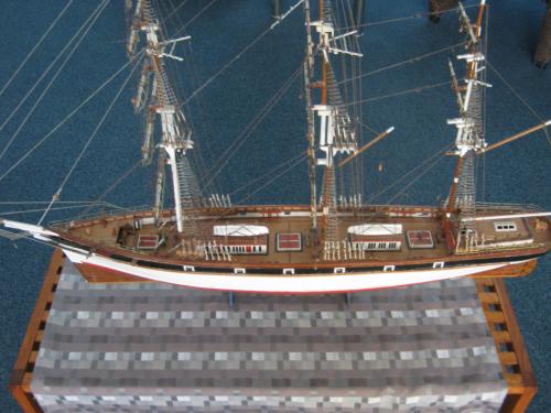 2 scheepsmodellen.