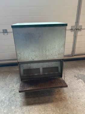 Luxe trapbak voor kippen