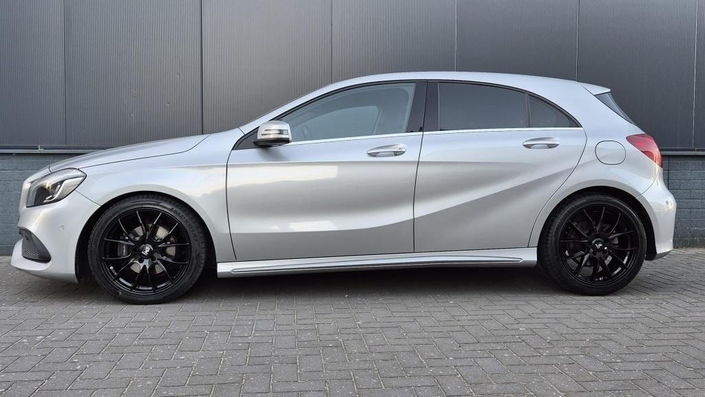 Mercedes-Benz A-Klasse 180 bus. sol. amg*led*navi*stoelvrw*18 inch*leder*zw