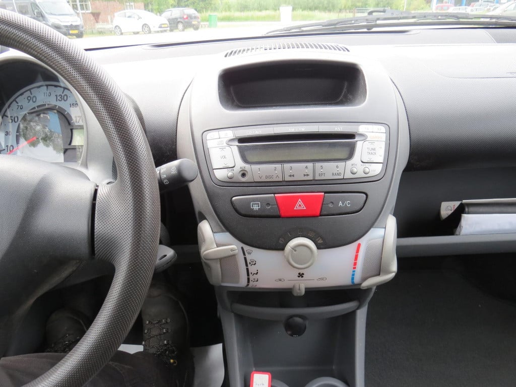 Toyota Aygo 1.0-12v sport