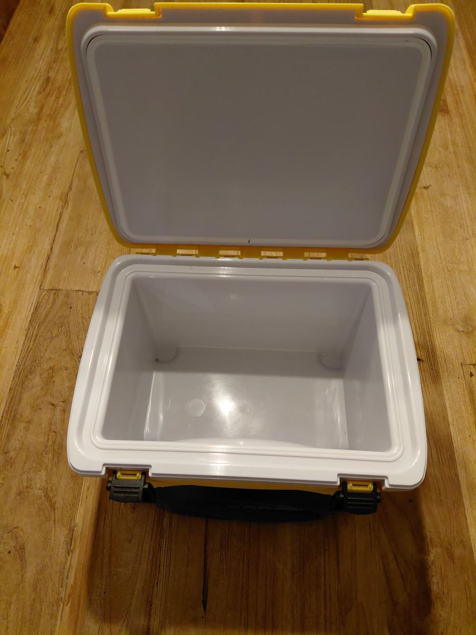 Koelbox sourcy met radio ingebouwd