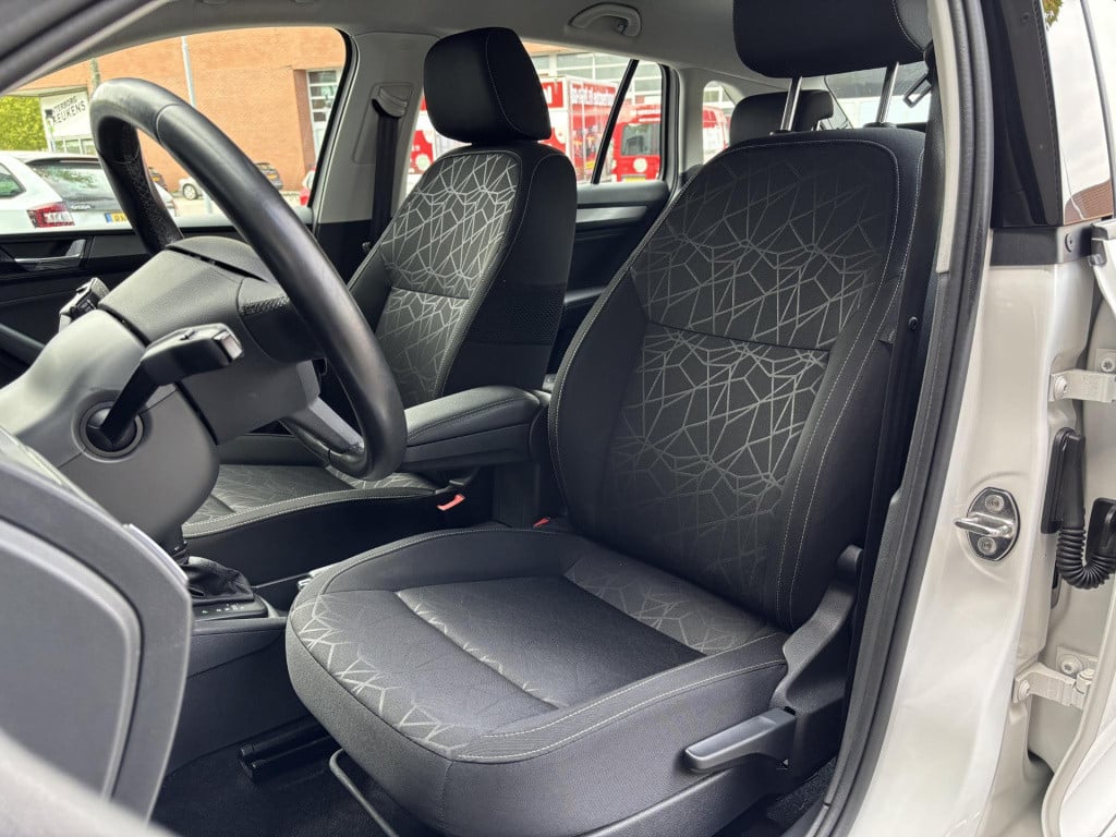 Skoda Rapid spaceback 1.0 tsi greentech clever | trekhaak | navigatie | sto