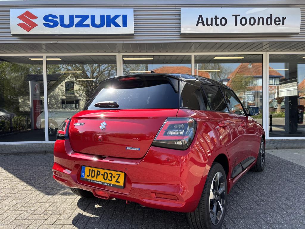 Suzuki Swift style automaat 1.2 smart hybrid/black rhino pakket