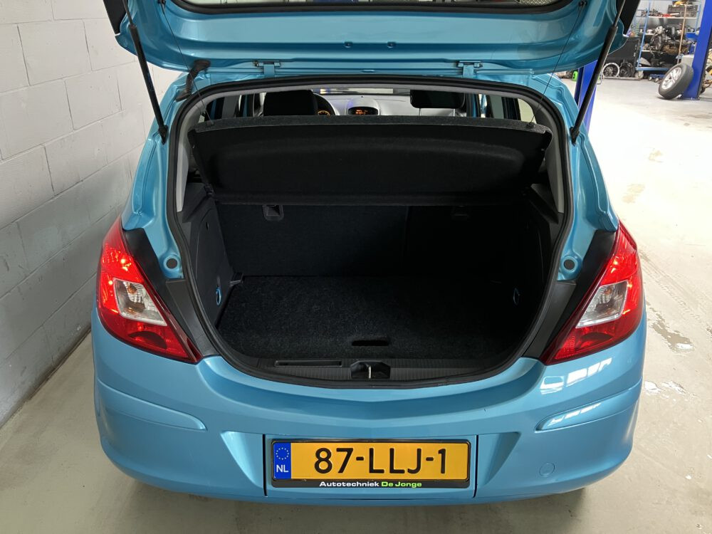 Opel Corsa 1.4-16V '111' Edition