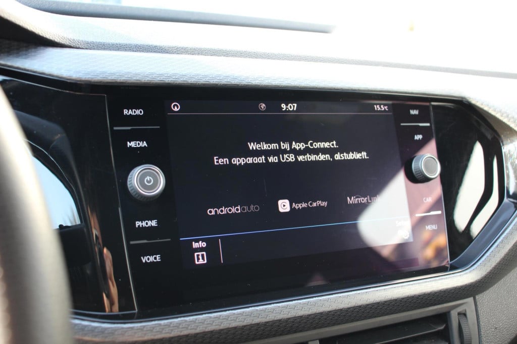 Volkswagen T-cross 1.0 tsi r-line - actieprijs: €20.195,- t/m 20 augustus!