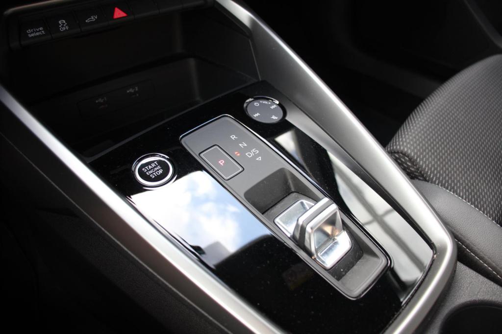 Audi A3 sportback 45 tfsi e s-line - matrix - turbo blauw - dab - virtual c