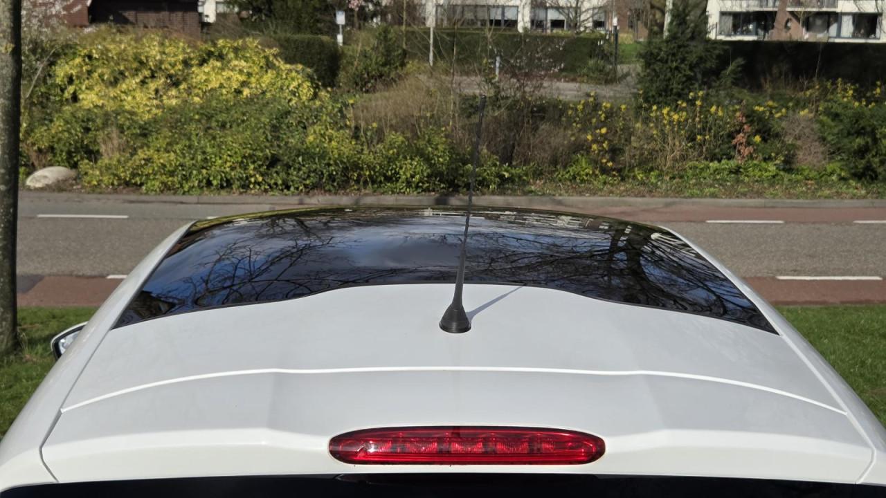 Peugeot 208 1.2 VTi Allure |PANO DAK|NIEUWE APK 03/27