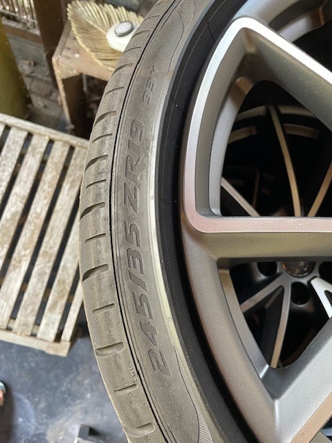 Mooie 19" Audi sport Velgen + Banden