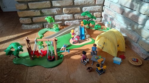 Speeltuin en camping