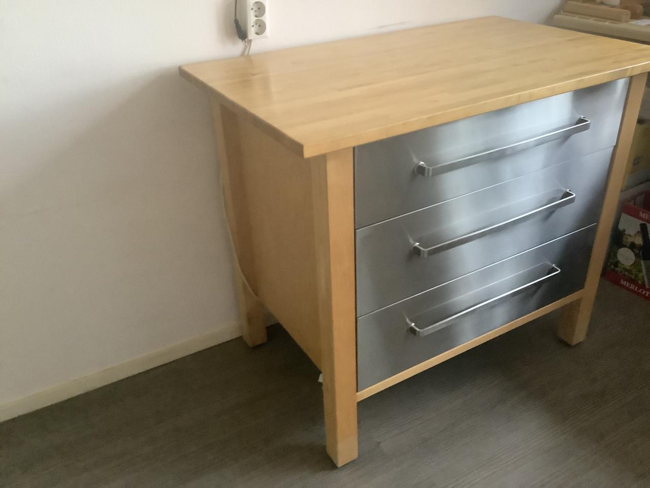 Keuken kast,hoog 90cm,breedte 105cm,diepte 65.in goede staat
