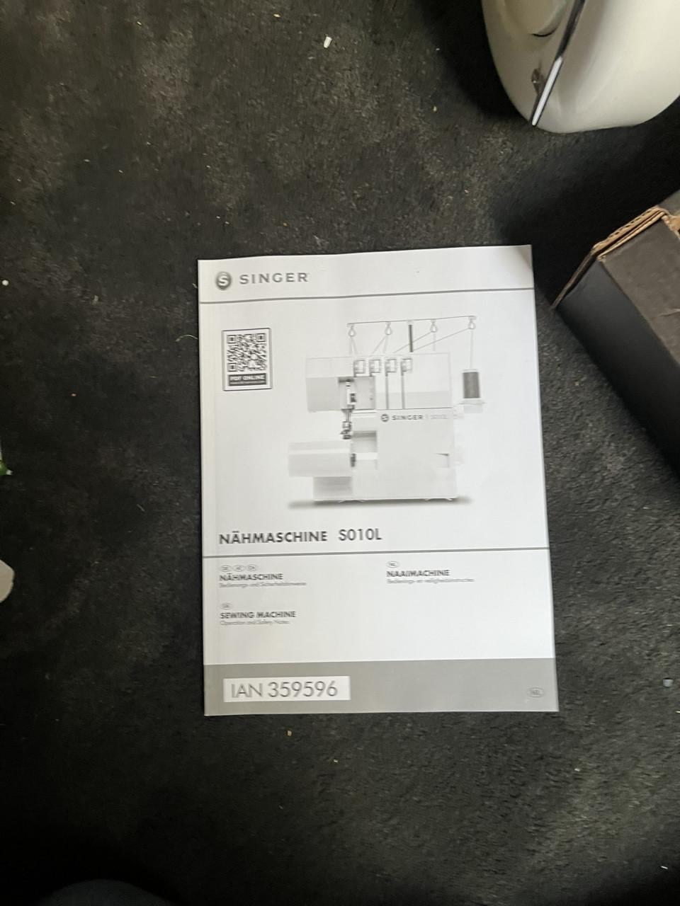 Singer lockmachine SO10L NIEUW