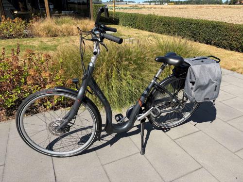 Te koop bijna nieuwe Stella senioren fiets met lage instap