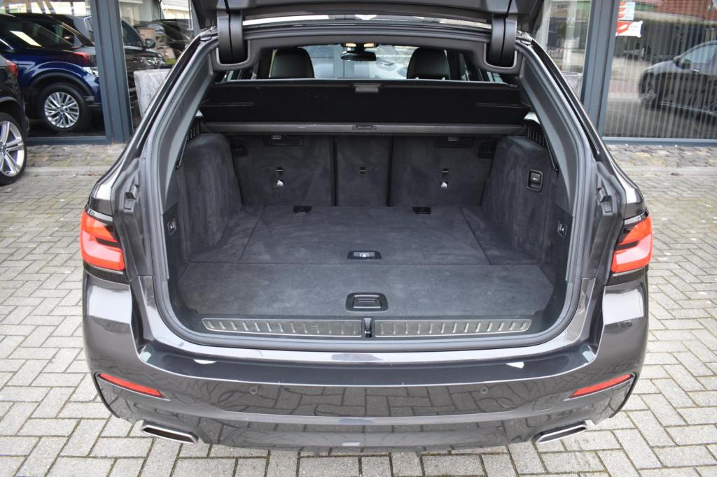 BMW 5 Serie touring 520i m-sport | laserlight | nap | dealer onderhouden | 