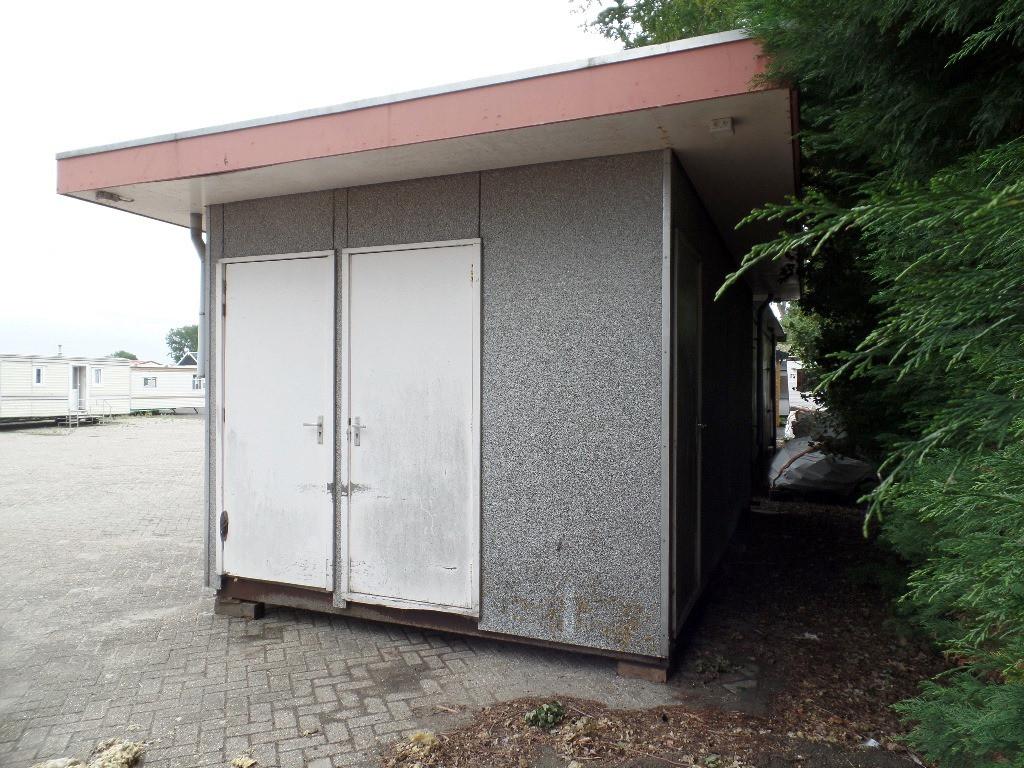 Verkoopunit met betonnen vloer voor diverse toepasbaarheden te koop