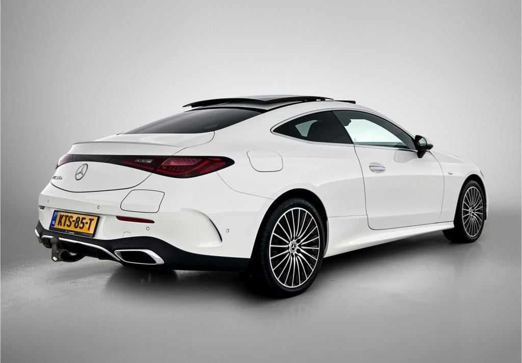 Mercedes-Benz Cle coupé 300 e amg plug-in hybride trekhaak | digital licht 